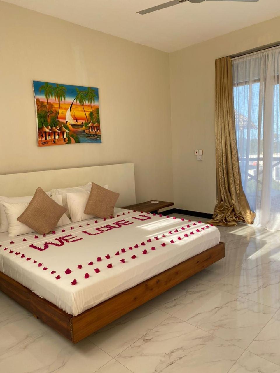 Ocean Breeze Hotel Нунгви Экстерьер фото